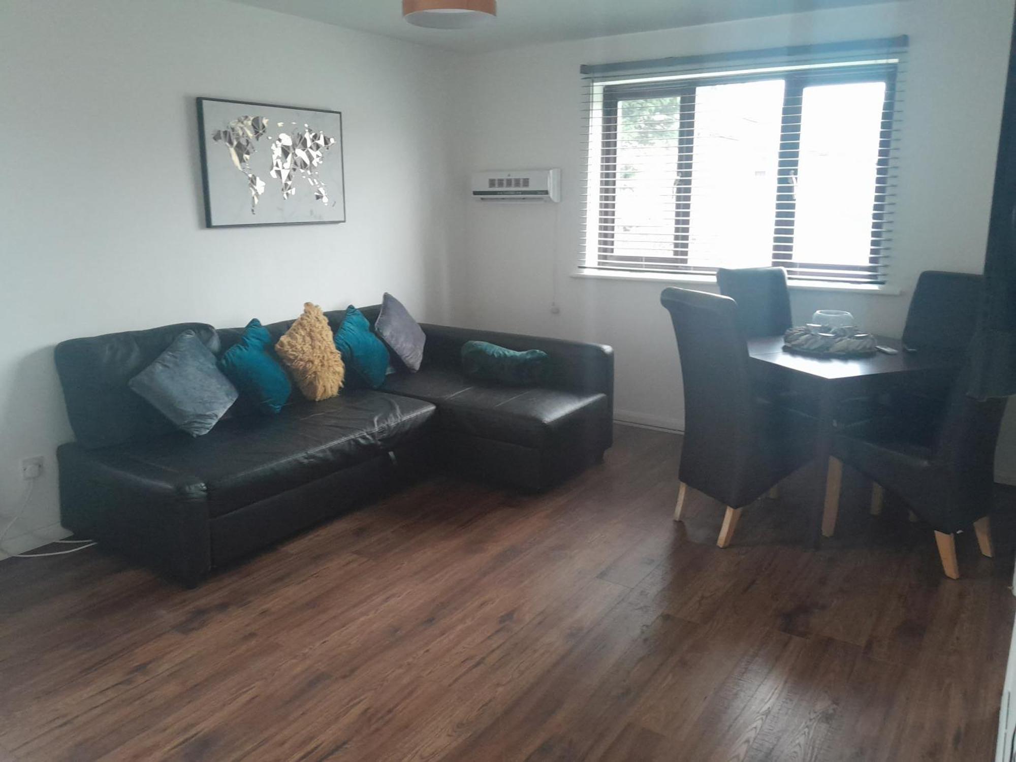 Impeccable 2-Bed Apartment In Grays London Luaran gambar